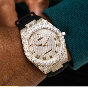 Elegant Gold and Black Men's Watch